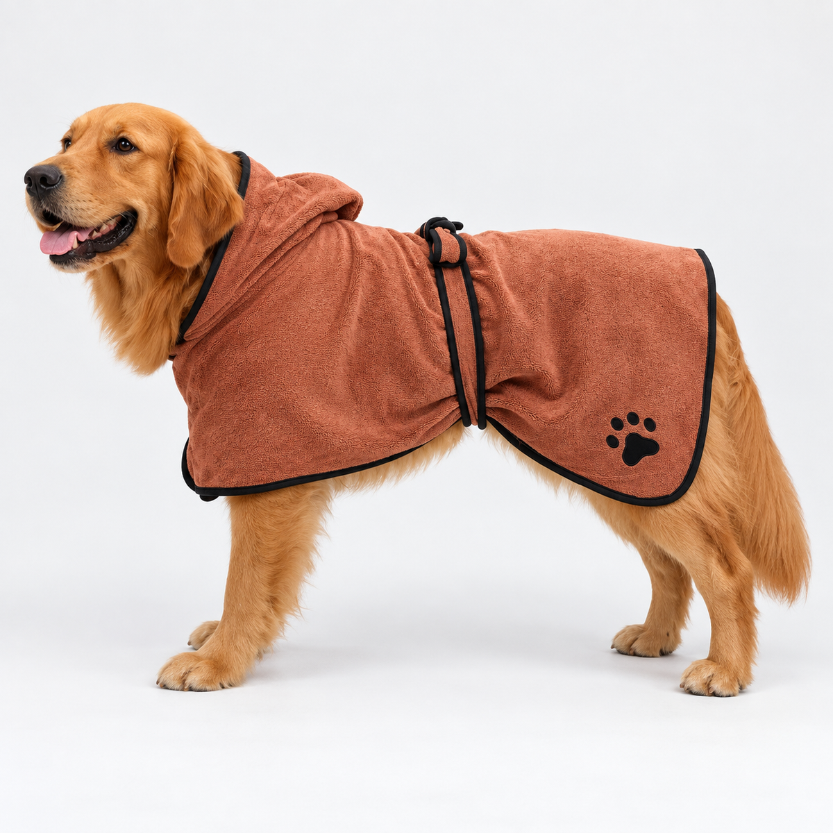 Vetsuno DryFast pet bathrobe towel in brown on a Golden Retriever